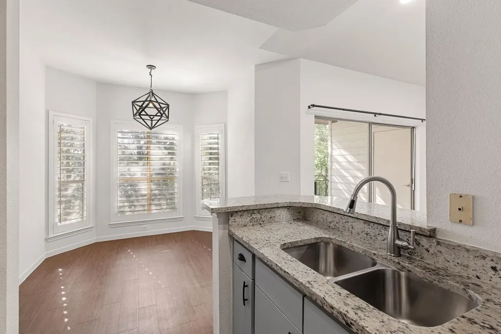 6000 Shepherd Mountain Cove Austin TX 78730