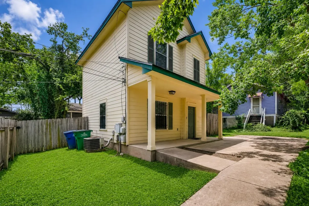 1206 Maple Avenue Austin TX 78702