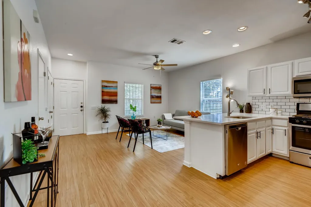 1206 Maple Avenue Austin TX 78702