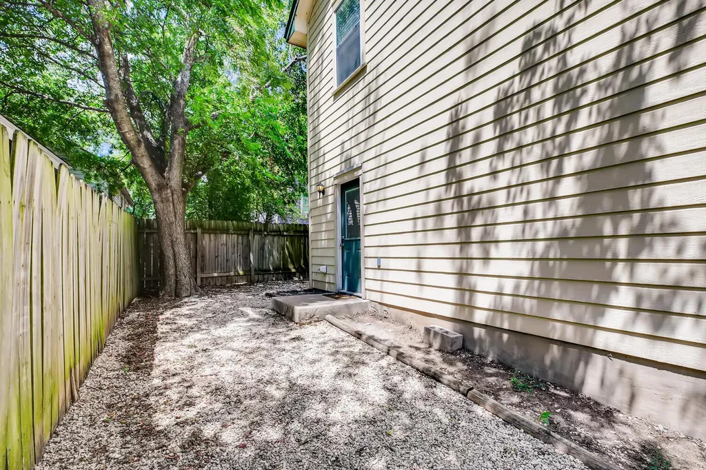 1206 Maple Avenue Austin TX 78702