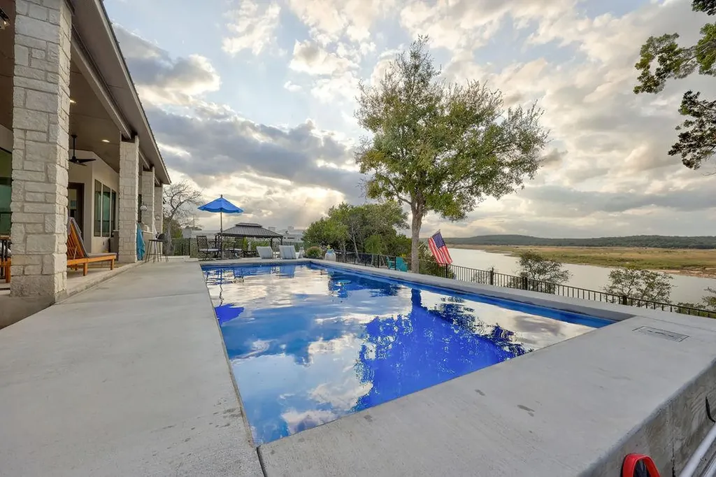 5104 Canyon Oaks Drive Lago Vista TX 78645