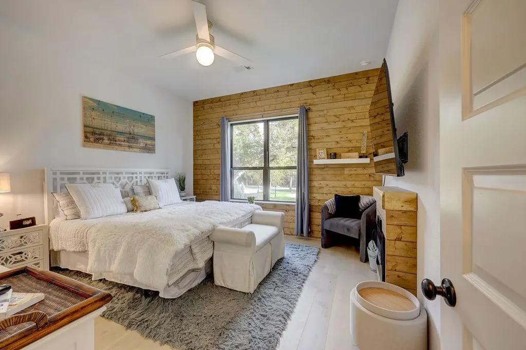 5104 Canyon Oaks Drive Lago Vista TX 78645
