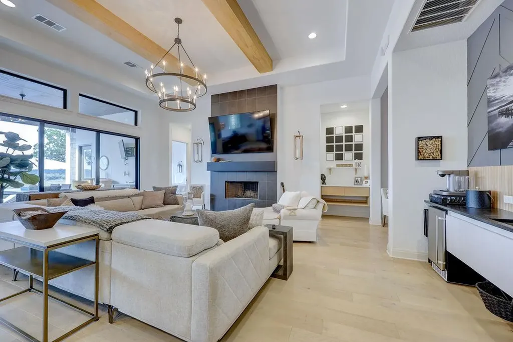 5104 Canyon Oaks Drive Lago Vista TX 78645
