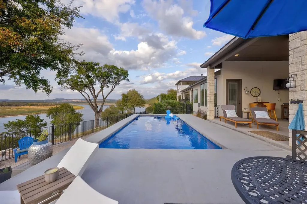 5104 Canyon Oaks Drive Lago Vista TX 78645