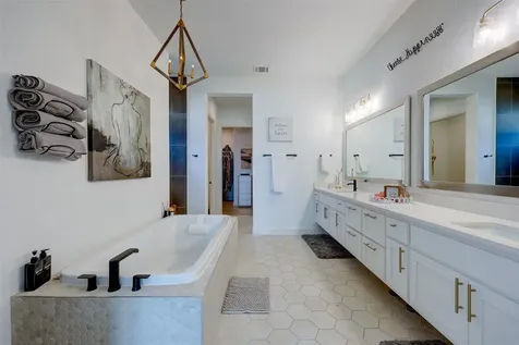 5104 Canyon Oaks Drive Lago Vista TX 78645