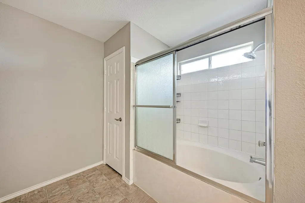 913 Whitley Drive Leander TX 78641