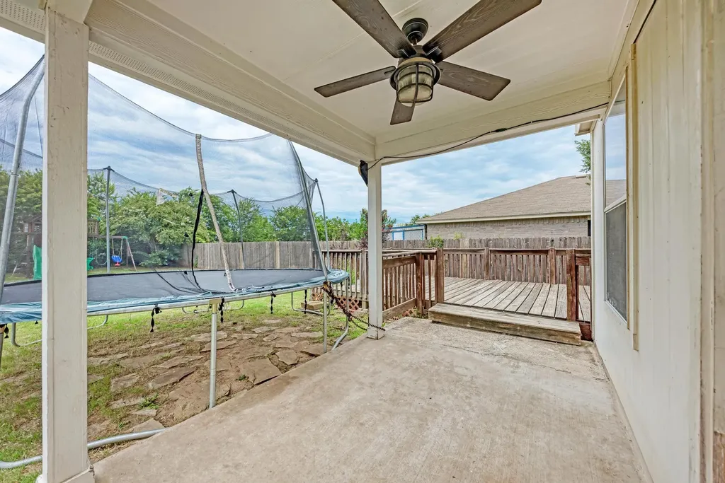 913 Whitley Drive Leander TX 78641