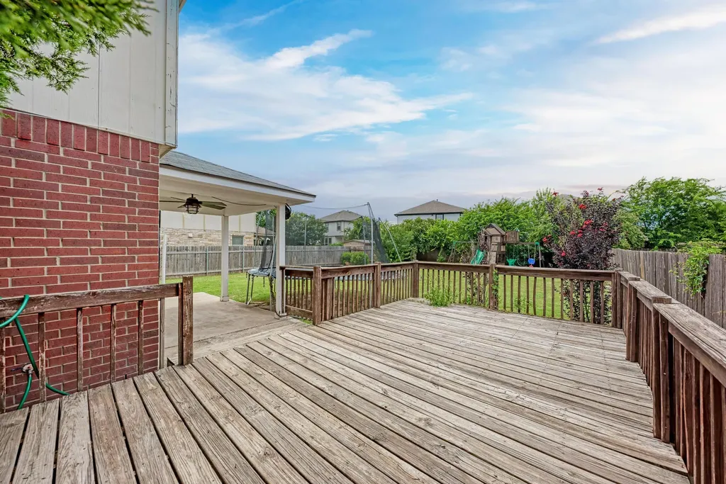 913 Whitley Drive Leander TX 78641