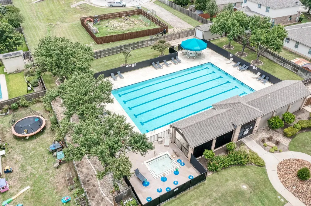 913 Whitley Drive Leander TX 78641