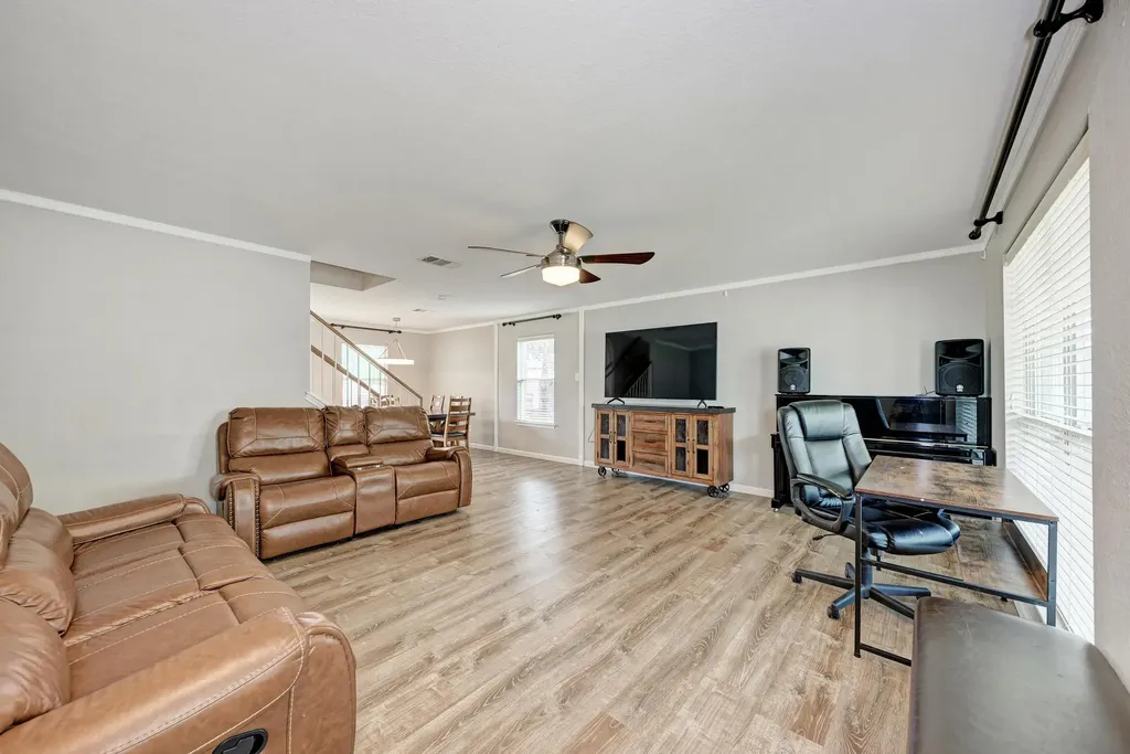 913 Whitley Drive Leander TX 78641