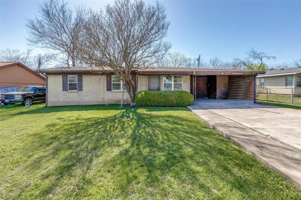 707 Debus Drive Taylor TX 76574