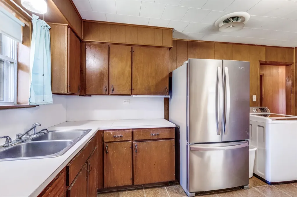 707 Debus Drive Taylor TX 76574