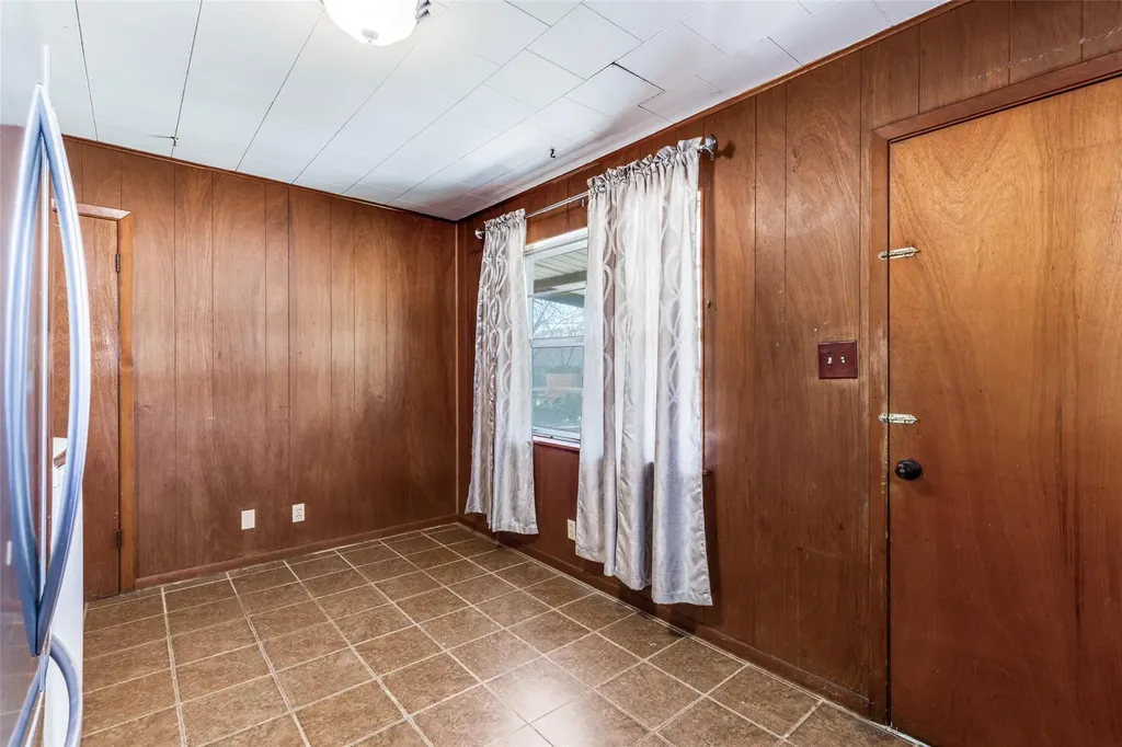707 Debus Drive Taylor TX 76574