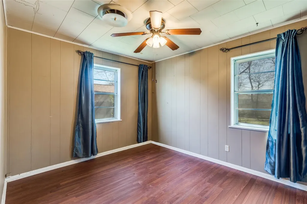 707 Debus Drive Taylor TX 76574