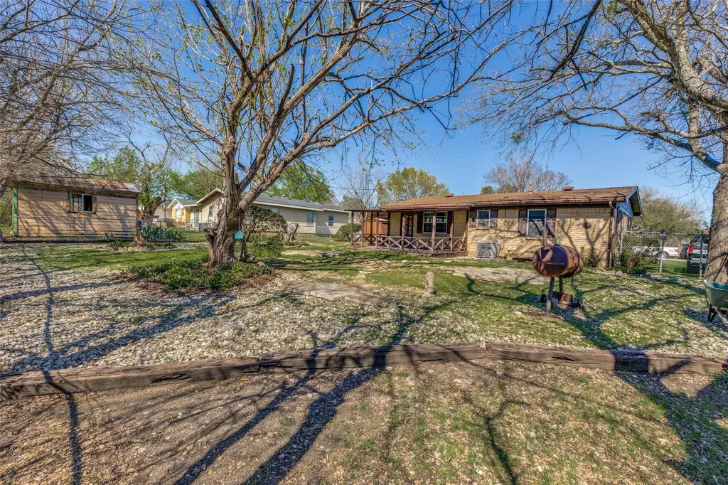 707 Debus Drive Taylor TX 76574