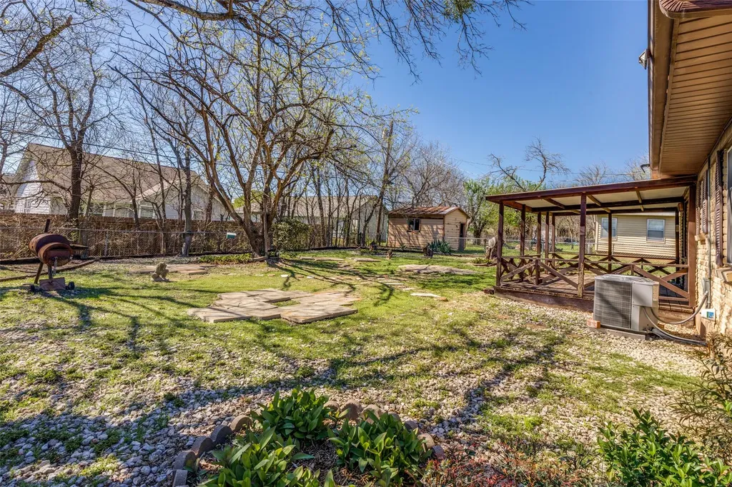 707 Debus Drive Taylor TX 76574