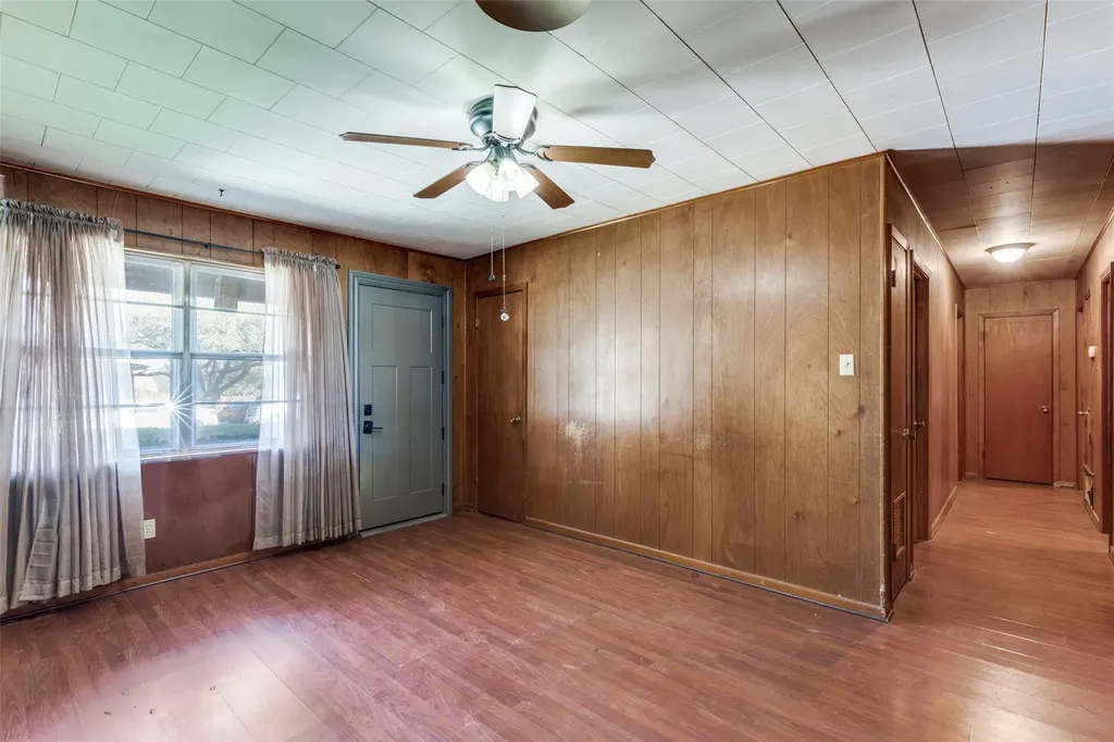 707 Debus Drive Taylor TX 76574