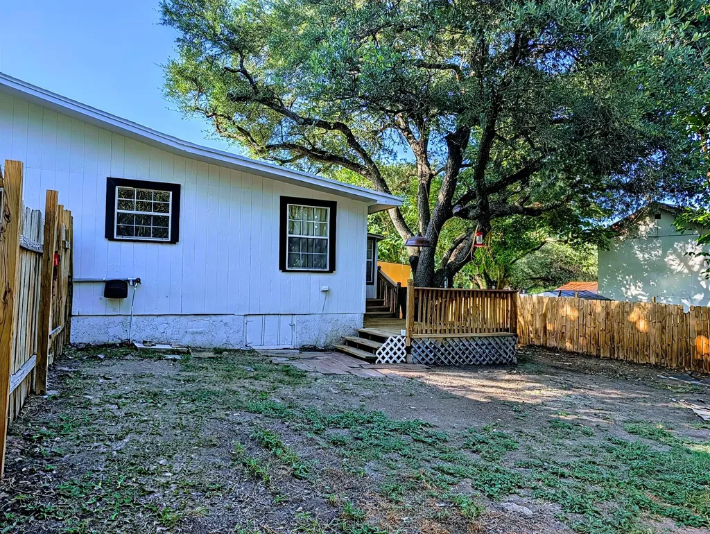 10801 W Lakeview Drive Jonestown TX 78645