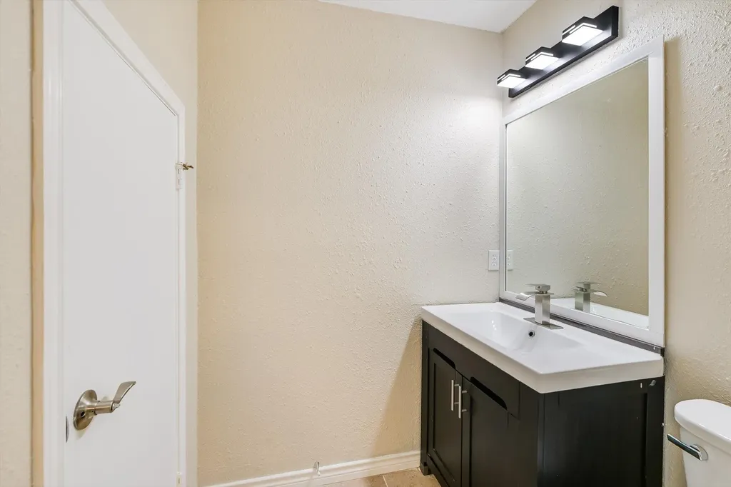 6808 Luckenbach Lane Austin TX 78729