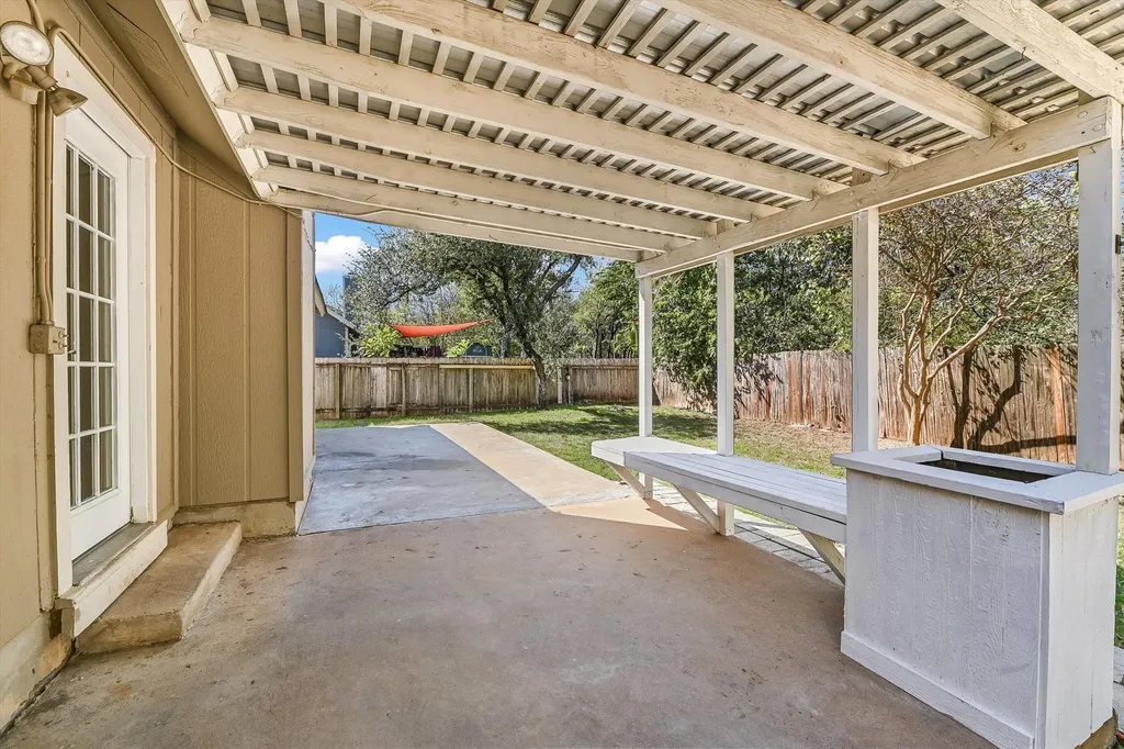 6808 Luckenbach Lane Austin TX 78729