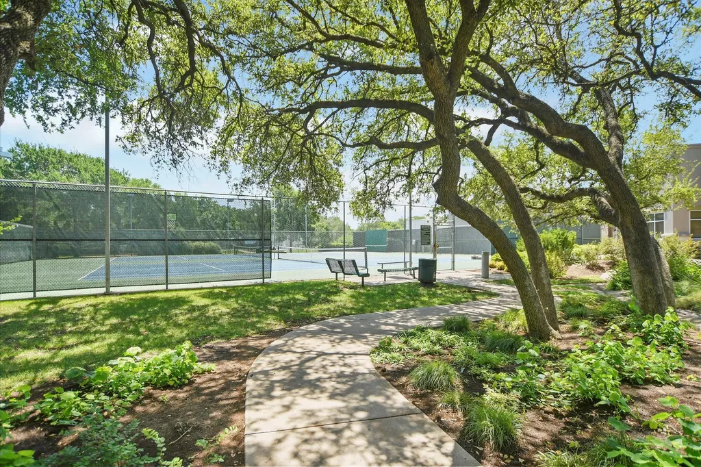 6808 Luckenbach Lane Austin TX 78729