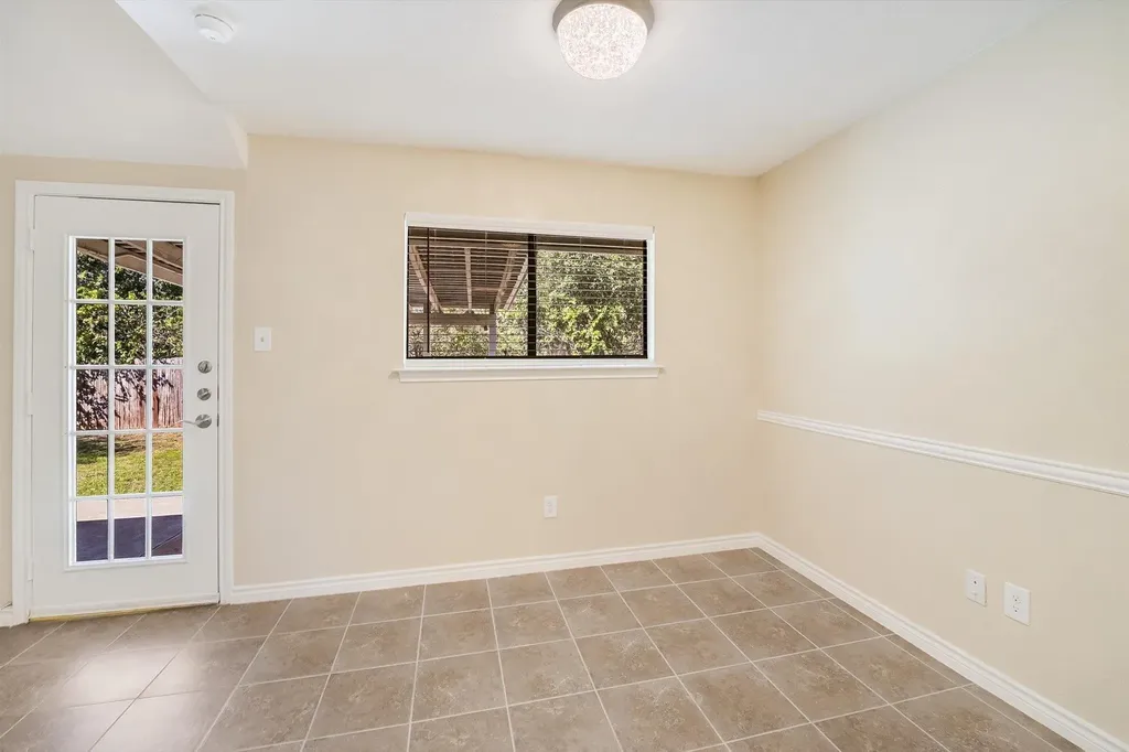 6808 Luckenbach Lane Austin TX 78729