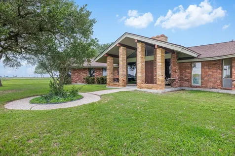 1931 Bruno Road Schulenburg TX 78956