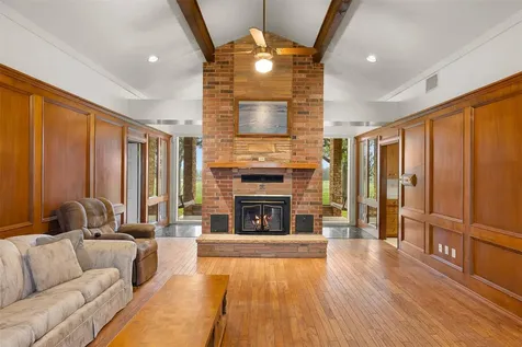 1931 Bruno Road Schulenburg TX 78956