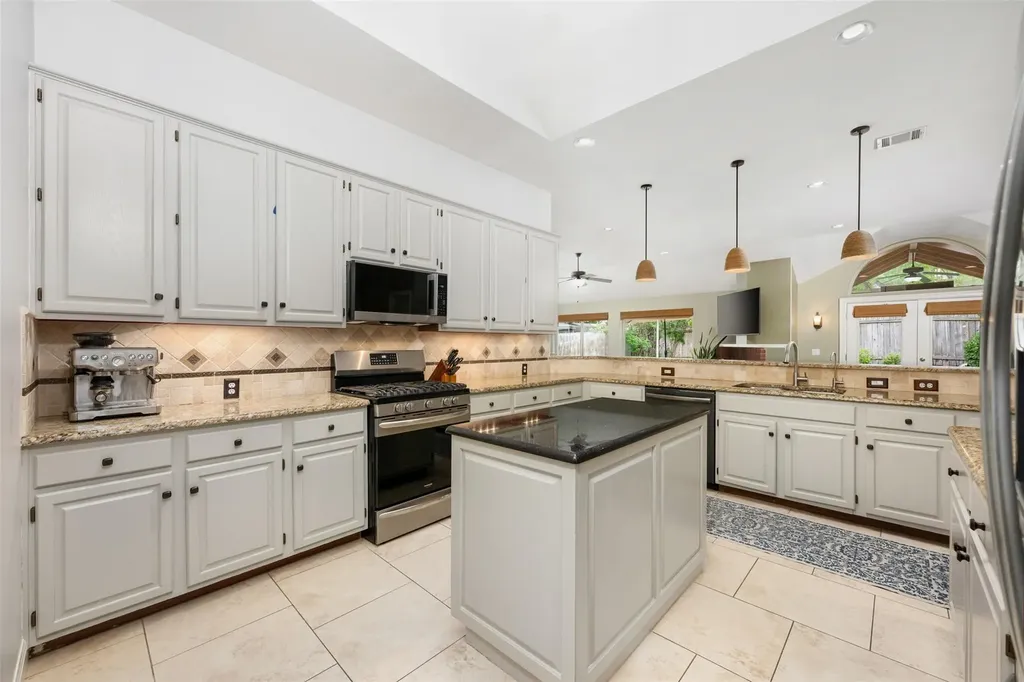 6115 Back Bay Lane Austin TX 78739