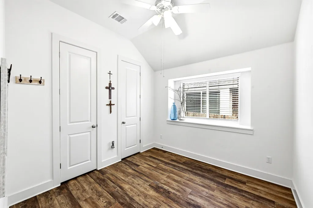 1813 Chickasaw Run Leander TX 78641