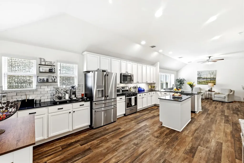 1813 Chickasaw Run Leander TX 78641