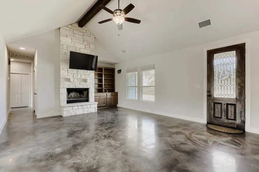20401 Siesta Shores Drive Spicewood TX 78669
