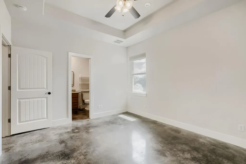 20401 Siesta Shores Drive Spicewood TX 78669