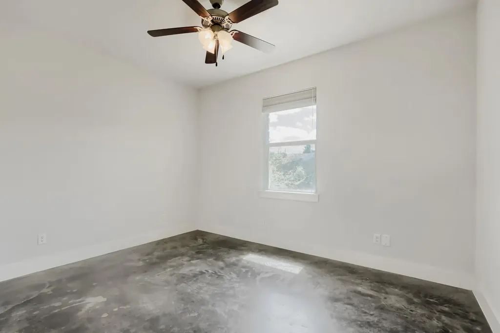 20401 Siesta Shores Drive Spicewood TX 78669
