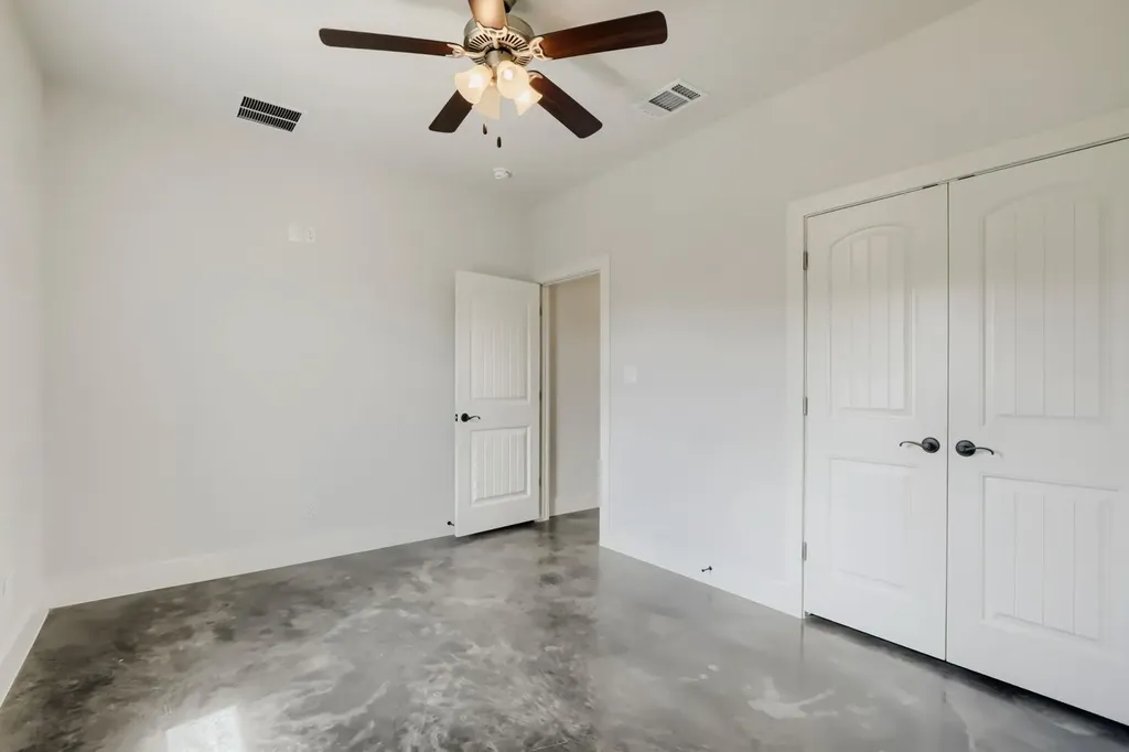 20401 Siesta Shores Drive Spicewood TX 78669