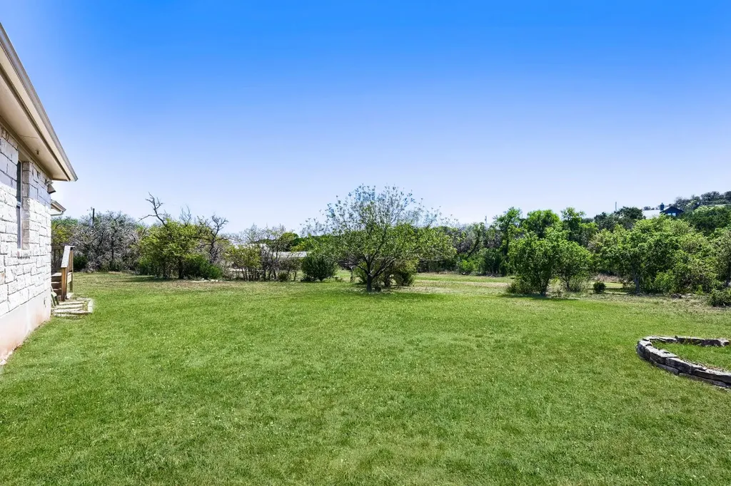 20401 Siesta Shores Drive Spicewood TX 78669