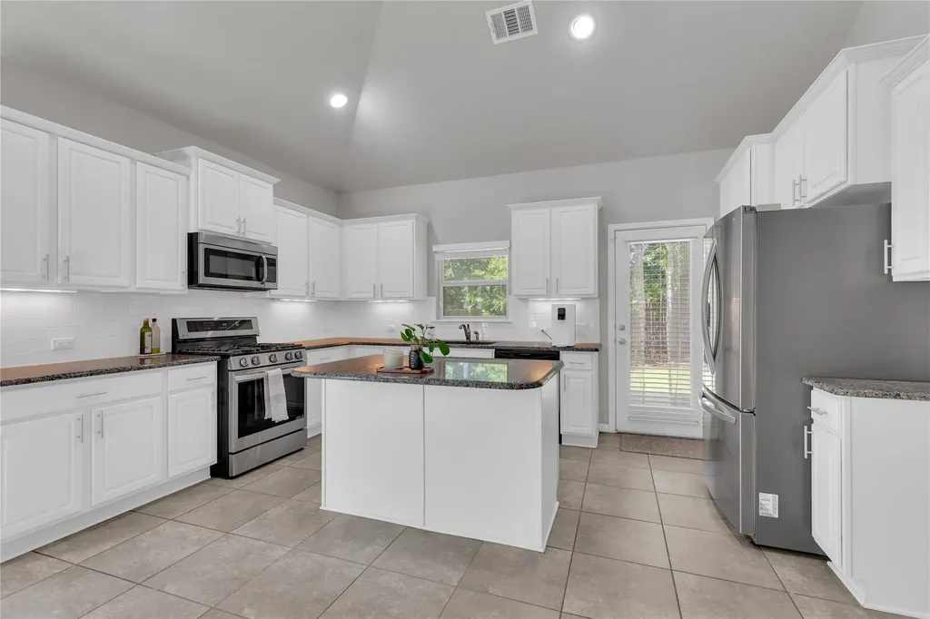 721 Schefer Street Leander TX 78641