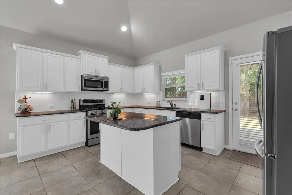 721 Schefer Street Leander TX 78641