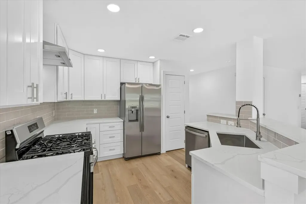 6702 Roseborough Drive Austin TX 78747