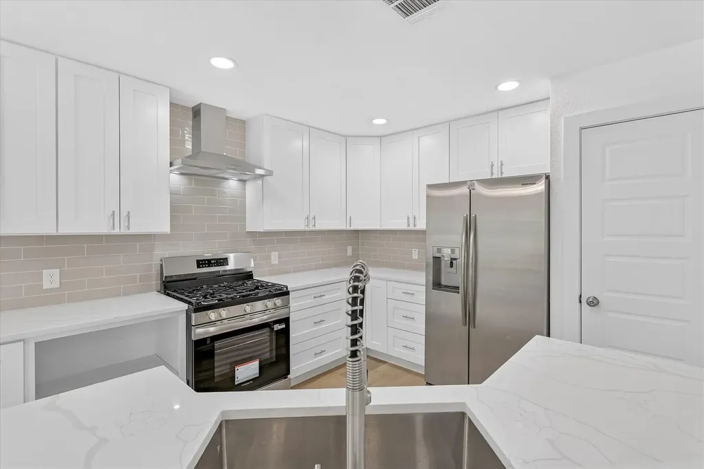6702 Roseborough Drive Austin TX 78747