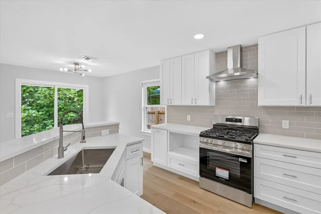 6702 Roseborough Drive Austin TX 78747