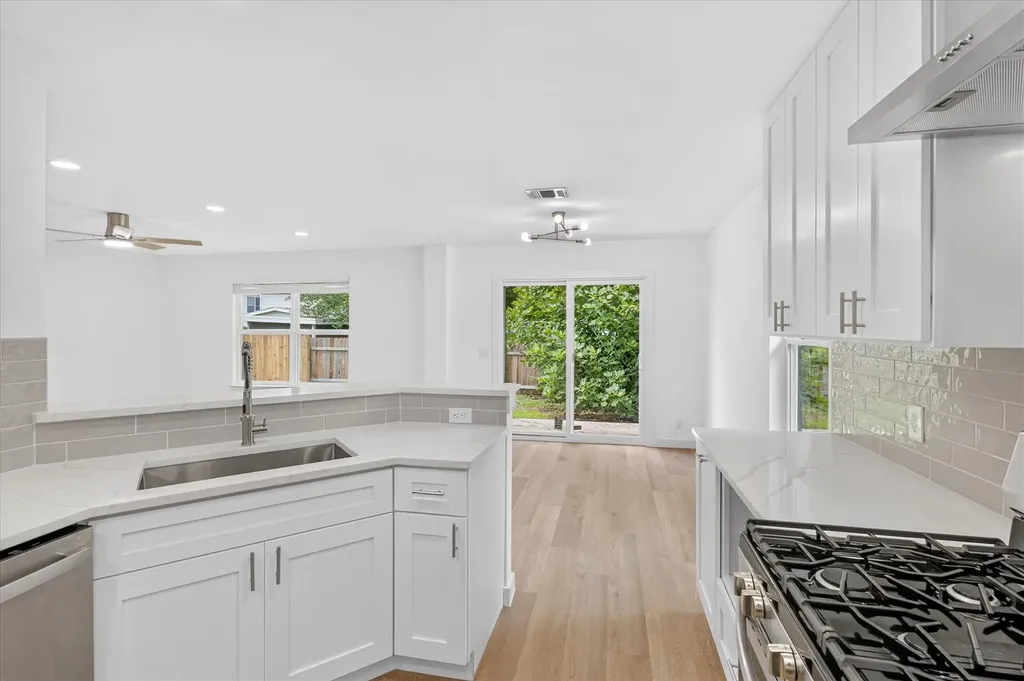 6702 Roseborough Drive Austin TX 78747