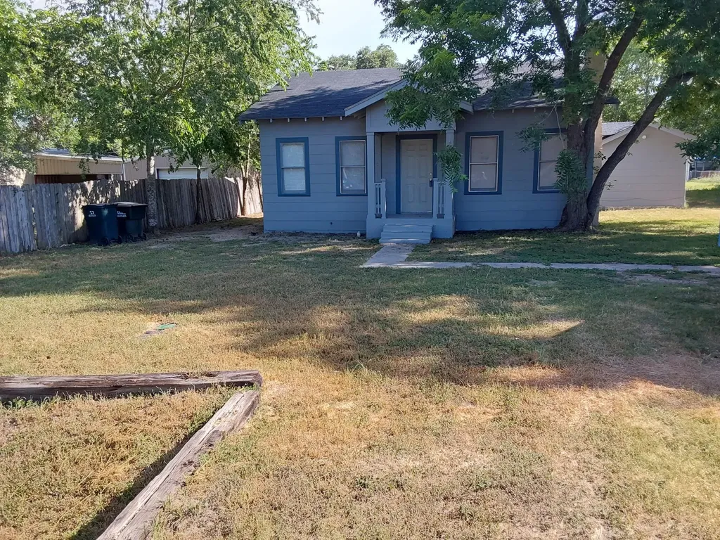 513 San Marcos Highway Luling TX 78648