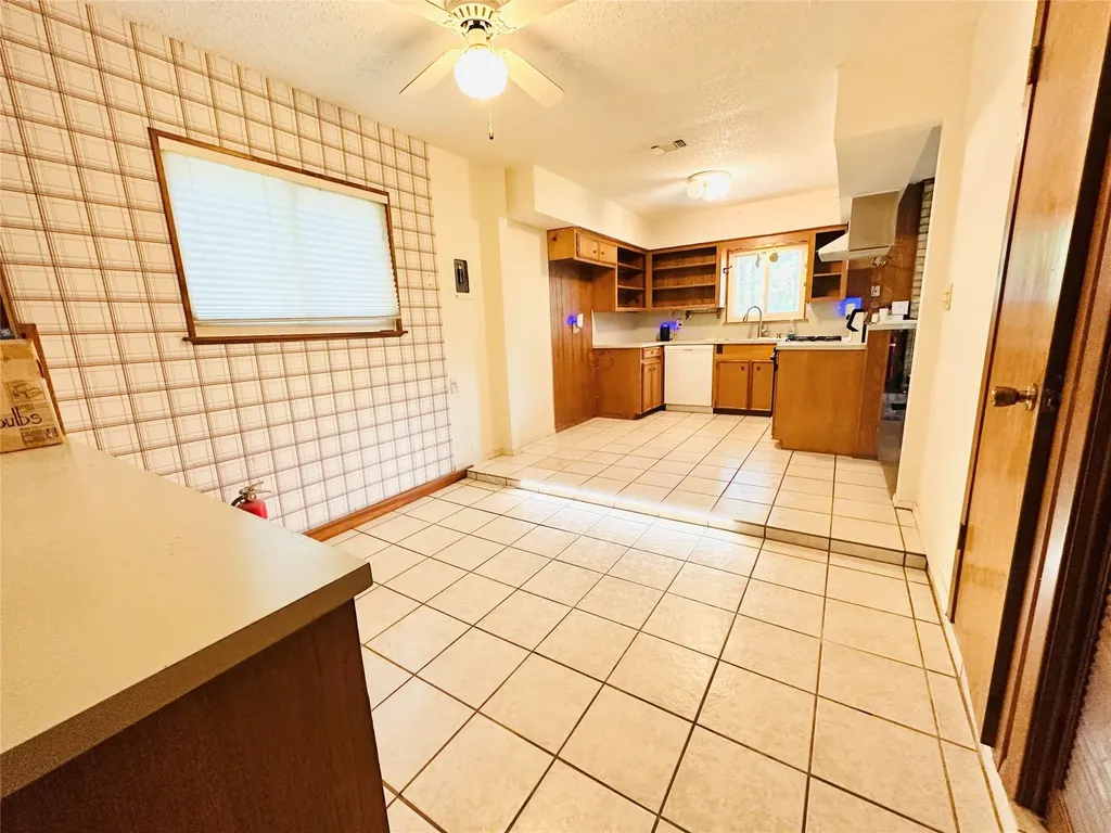 1704 Parkside Lane Austin TX 78745