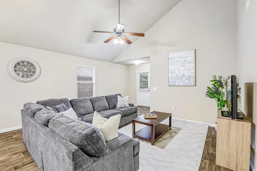 10604 Menominee Falls Lane Austin TX 78754