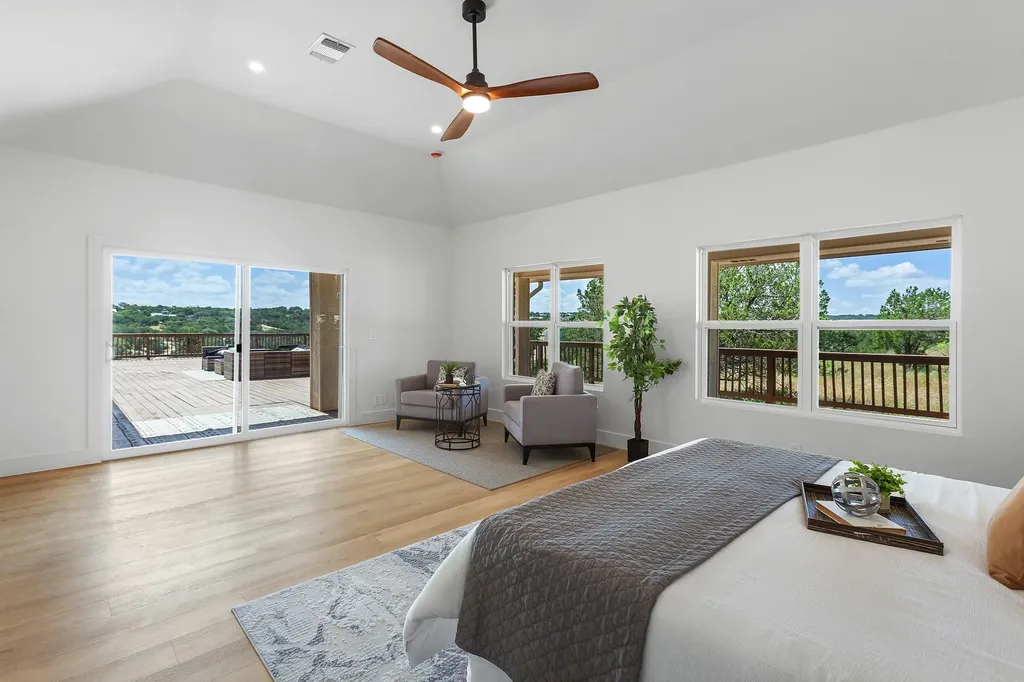 715 Fawn Horseshoe Bay TX 78657