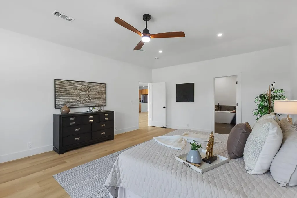 715 Fawn Horseshoe Bay TX 78657