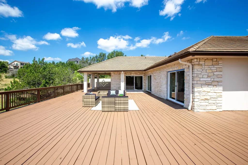 715 Fawn Horseshoe Bay TX 78657