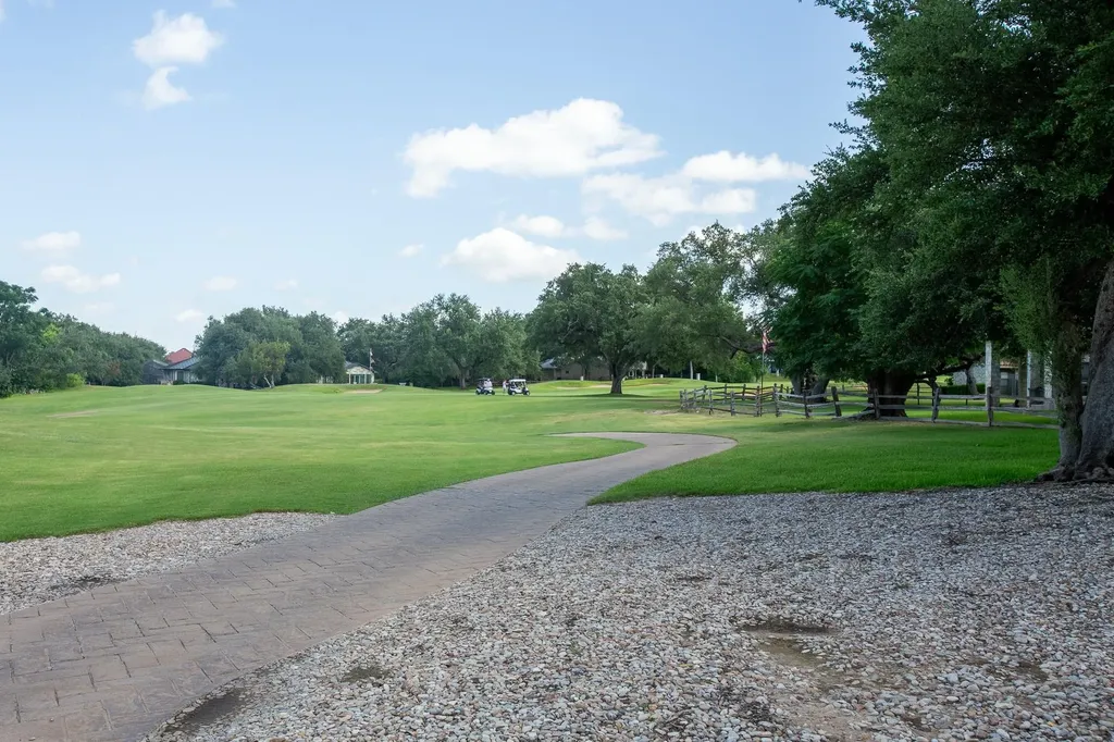 715 Fawn Horseshoe Bay TX 78657