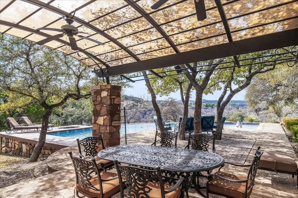 2808 & 2804 Fall Creek Estates Drive Spicewood TX 78669